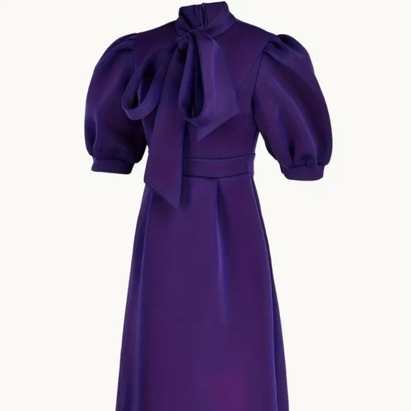 Elegant Peplum Knit Dress - Picture 2 of 6